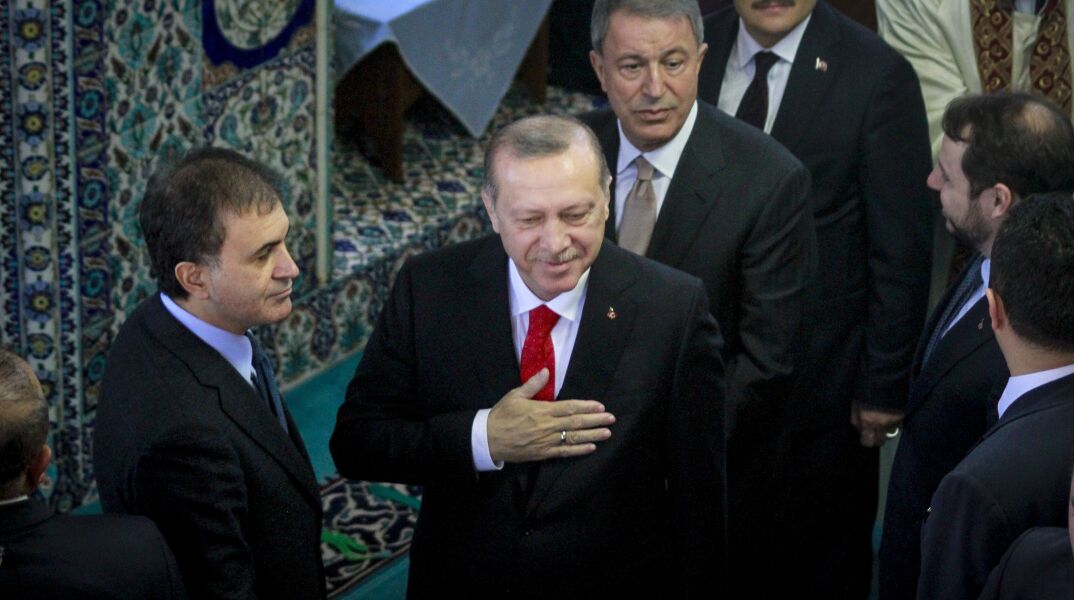 Επίθεση Ερντογάν στη Γαλλία: Υποθάλπει τρομοκράτες 