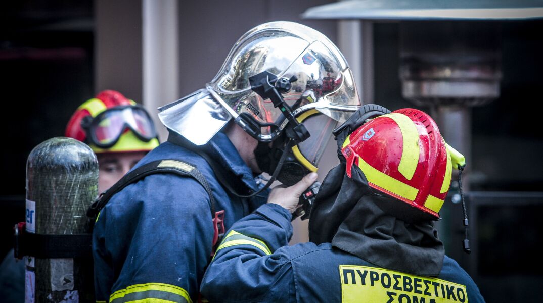 Λεωφορείο άρπαξε φωτιά στην Ποσειδώνος 