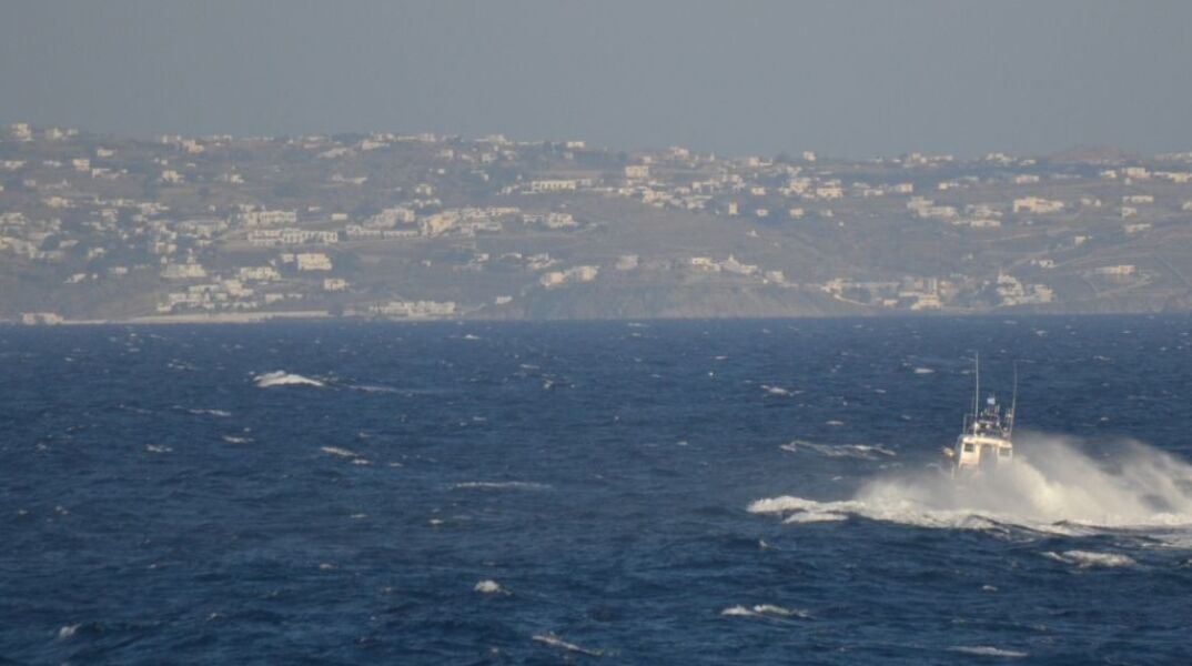 Περιπέτεια για σέρφερ στην Αρτέμιδα 