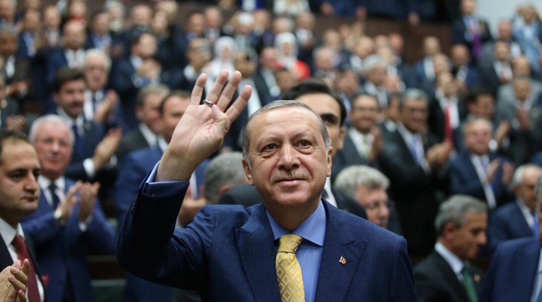 Η Τουρκία απομακρύνεται από την ΕΕ, λέει η Κομισιόν 