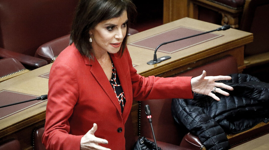 «Δυσκολεύει» η υποψηφιότητα της Α. Μισέλ Ασημακοπούλου μετά την υπόθεση των email