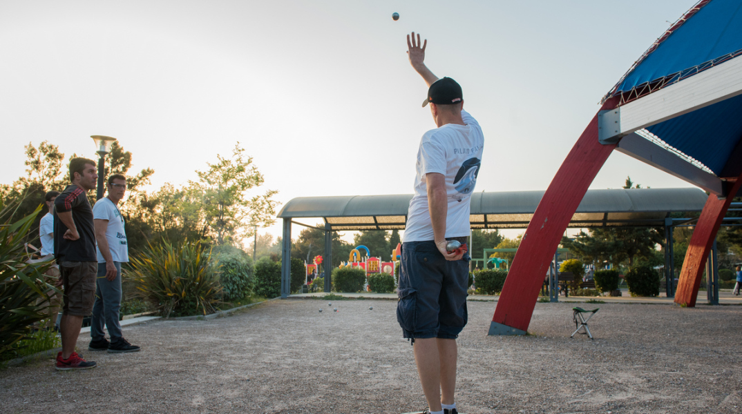 © Θανάσης Καρατζάς 