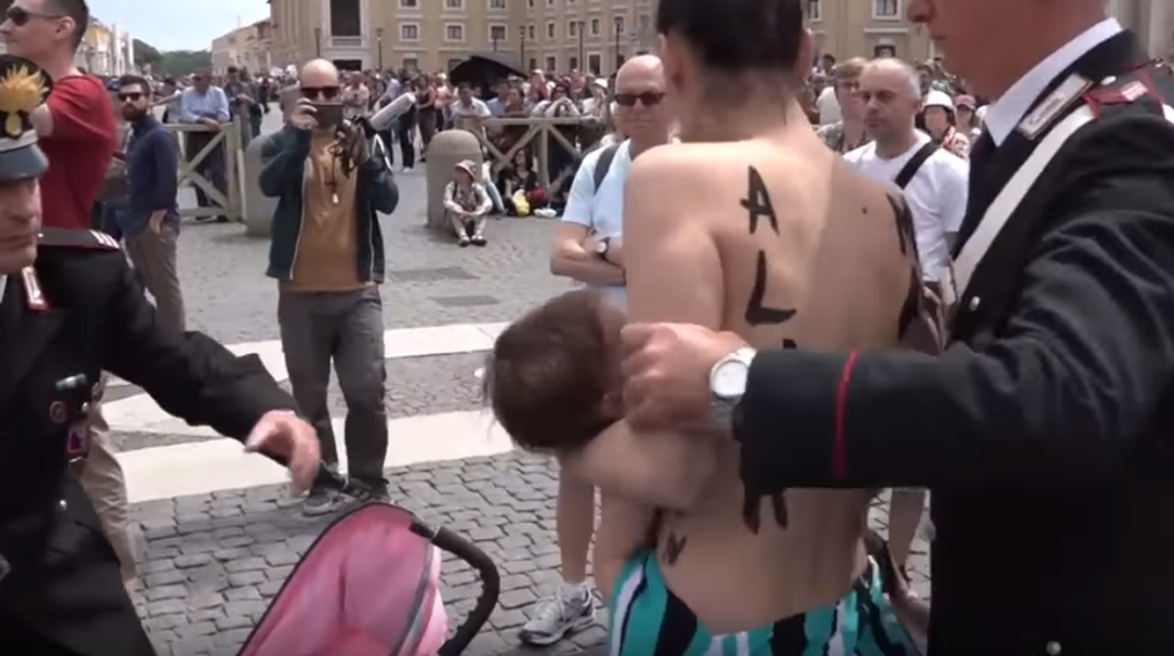 femen-vatican23423.jpg