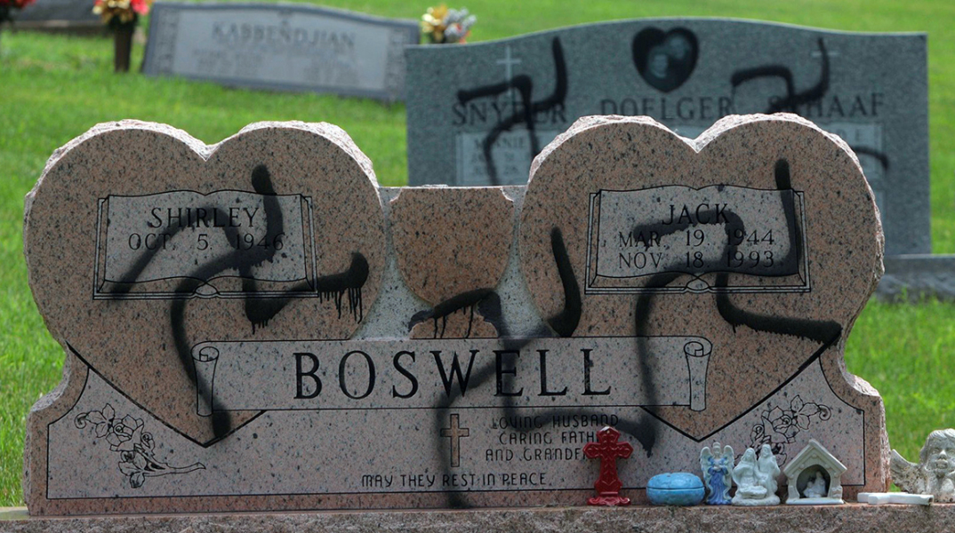 swastika-clean-up-cemetery-02.jpg