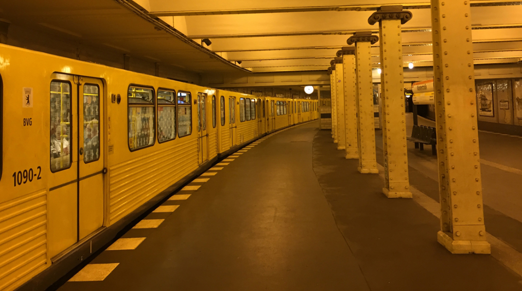 Σταθμός μετρό «Κλόστερ Στράσε»