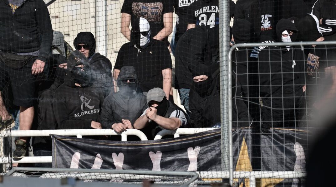 Το οπλοστάσιο των χούλιγκαν στον τελικό Κυπέλλου ΑΕΚ-ΠΑΟΚ