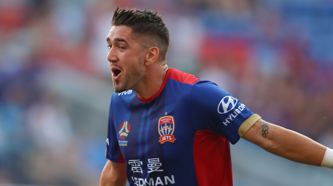 dimi-petratos-newcastle-jets_1umn4d5bkiyxk1wu9g22tel0px.jpg