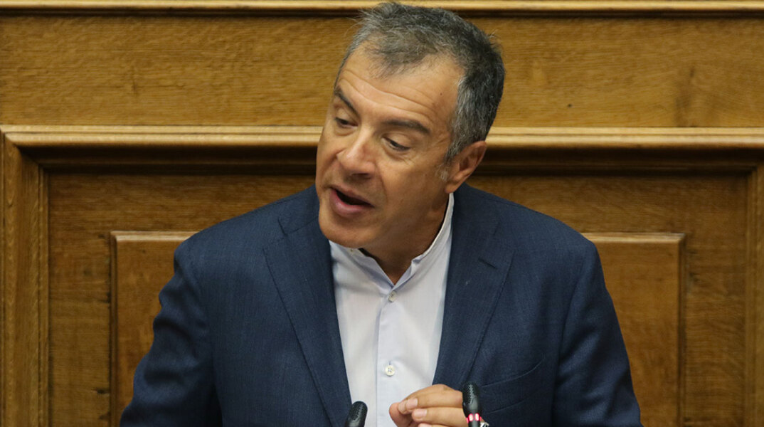 stavros-theodorakis342342.jpg