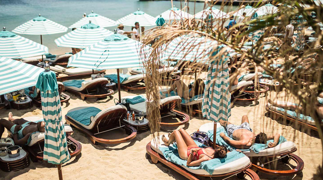 nammos-beach-bar-mykonos-7_0.jpg