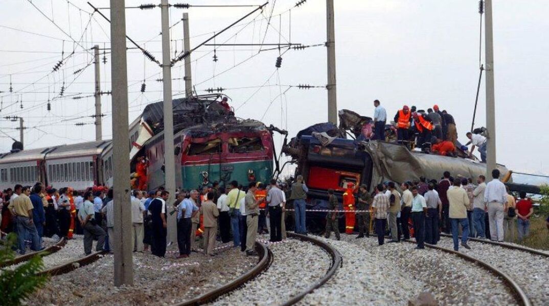 Τουρκία: Τουλάχιστον 10 νεκροί στον εκτροχιασμό του τρένου