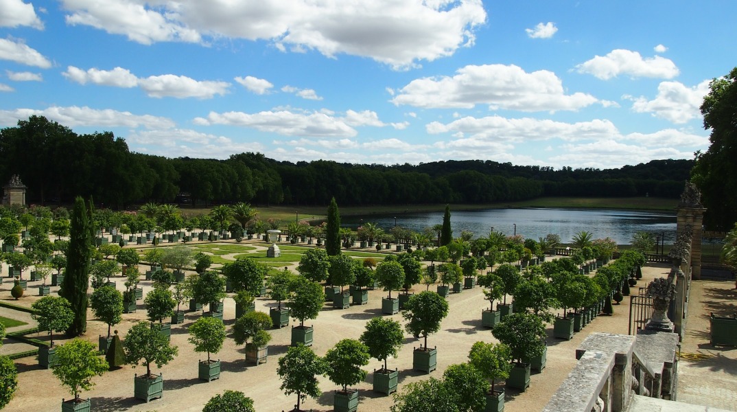 versailles-880355_1920.jpg