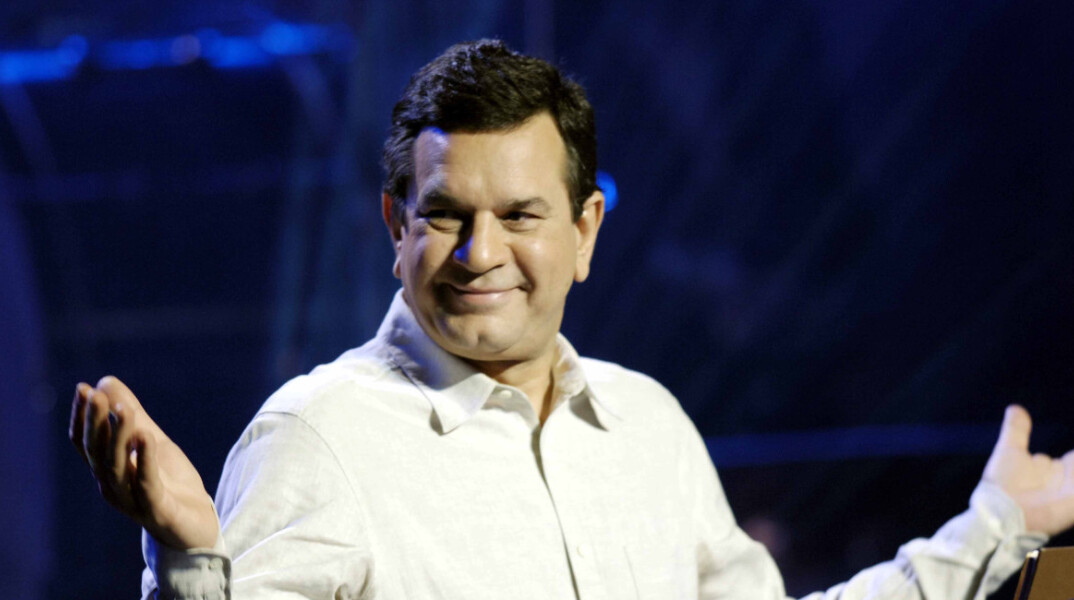 Ο Σταμάτης Σπανουδάκης απαγορεύει στη «Νίκη» να χρησιμοποιεί τραγούδι του ως επίσημο ύμνο