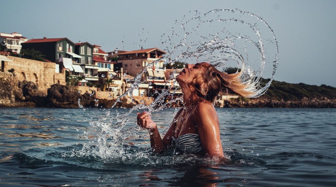 girl-hair-sea-splash.jpg