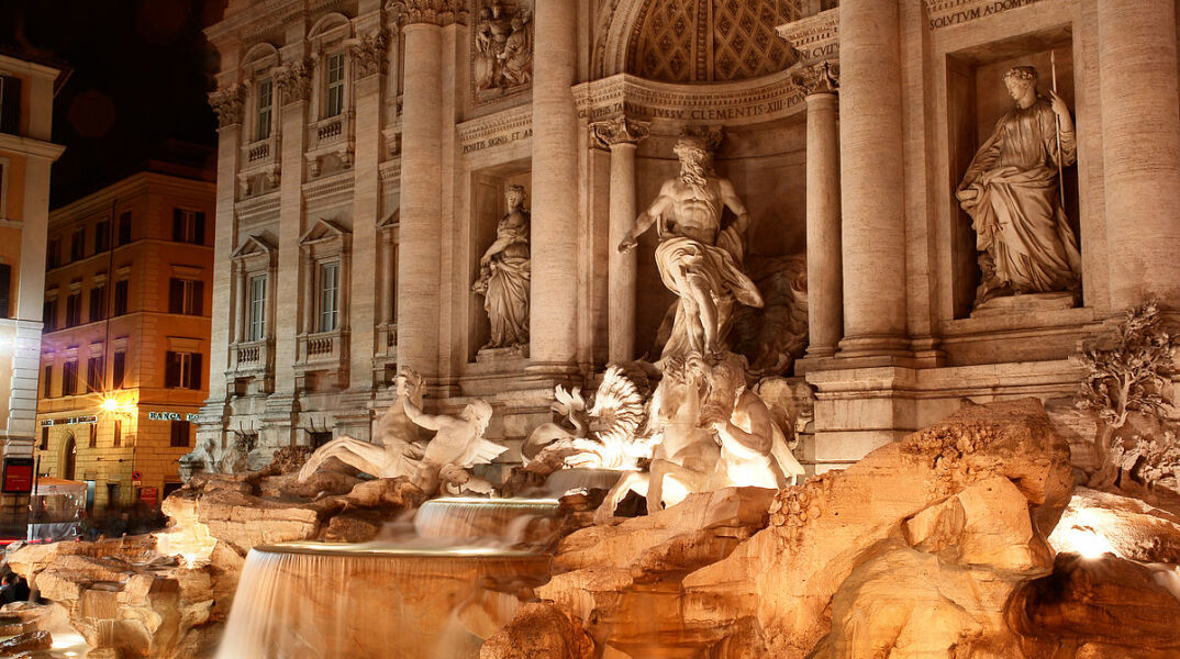 1200px-fontana_di_trevi_di_notte.jpg