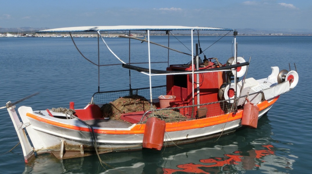 fishing-boat-248214_1920.jpg