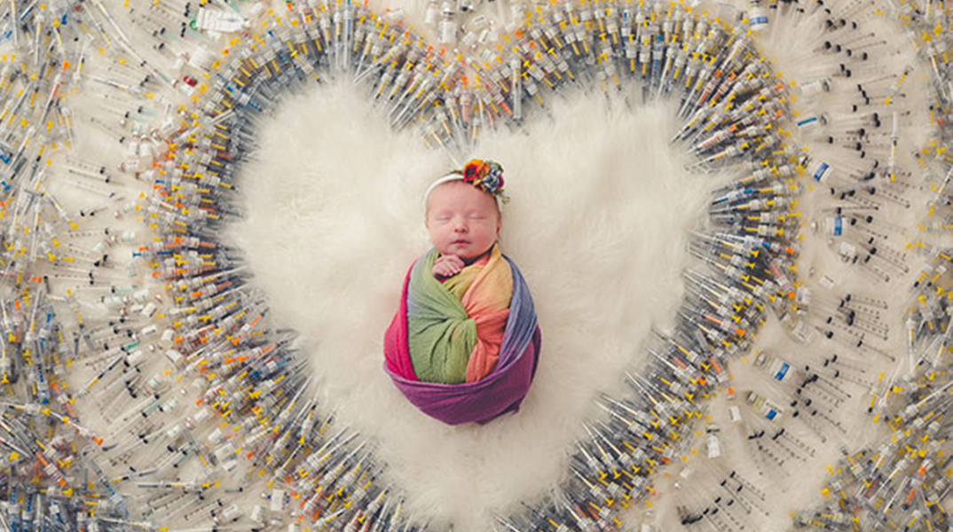 syringe-photoshoot-rainbow-baby-oneil-packer-family-photography-2-5b7c0126a5e26_700.jpg