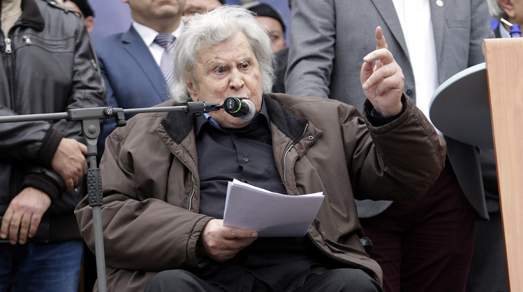 Μίκης Θεοδωράκης 