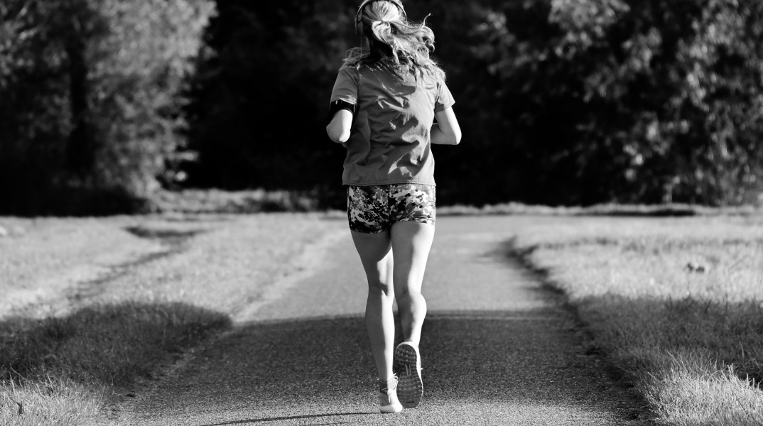 Η επέμβαση αρθροπλαστικής ισχίου χαρίζει χρόνια ζωής 