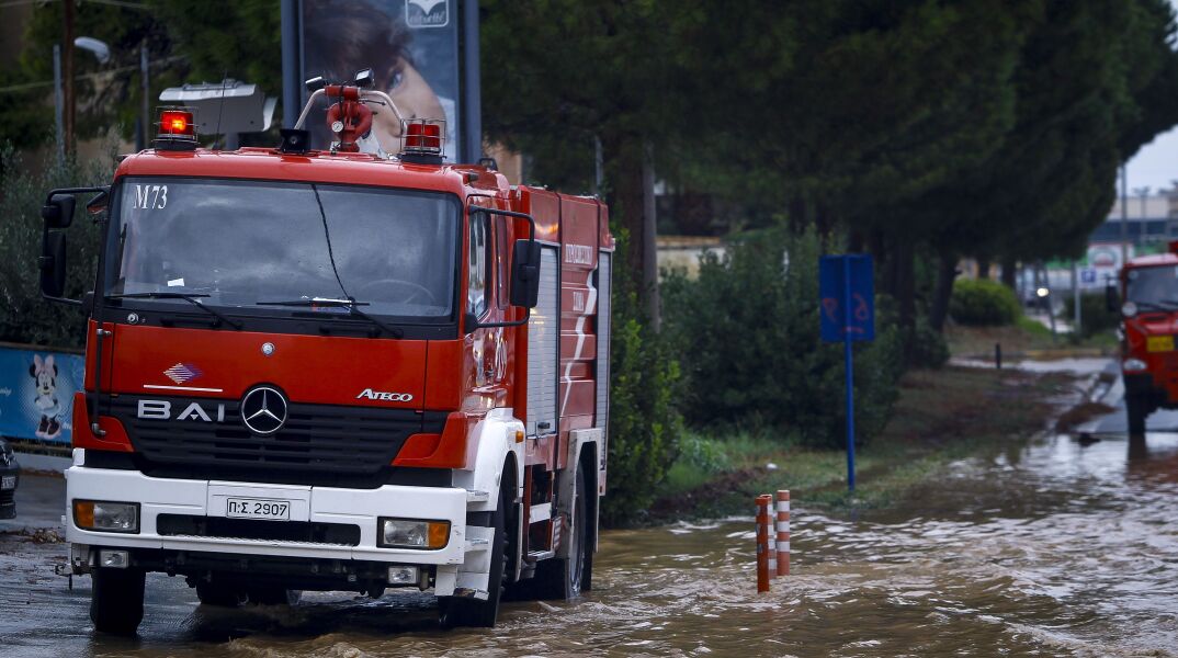 Νεκρός ένας άνδρας στο Βραχάτι, υπέστη έμφραγμα στο αμάξι του την ώρα της έντονης βροχόπτωσης 