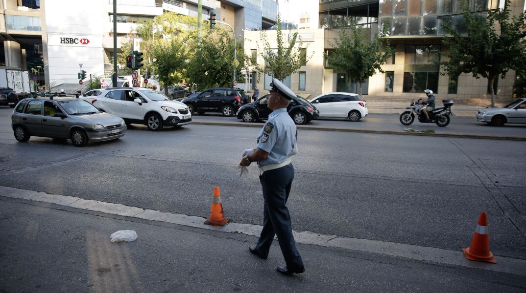 431 παραβάτες για χρήση κινητού την ώρα της οδήγησης σε τρεις ημέρες 