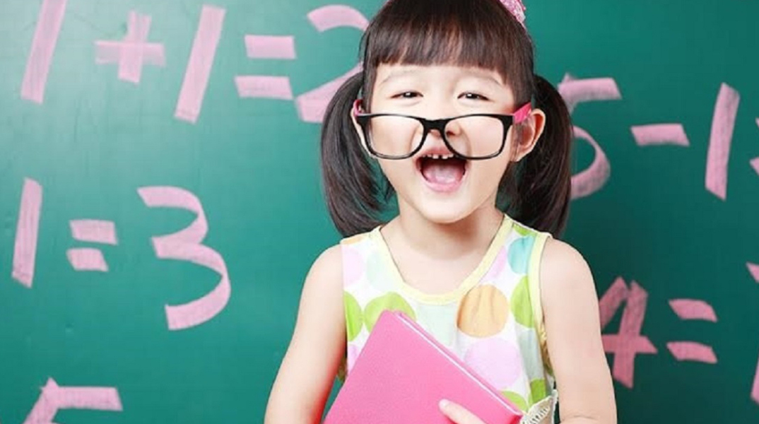 asian-girl-with-specs.jpg