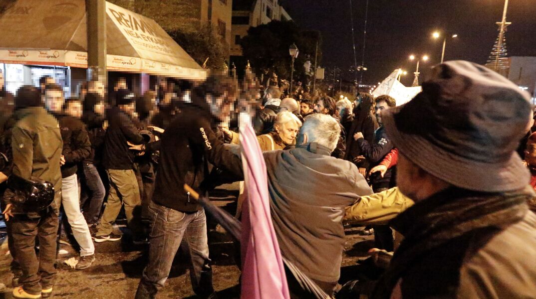 Στελέχη του ΣΥΡΙΖΑ προπηλακίστηκαν στην πορεία για το Πολυτεχνείο  