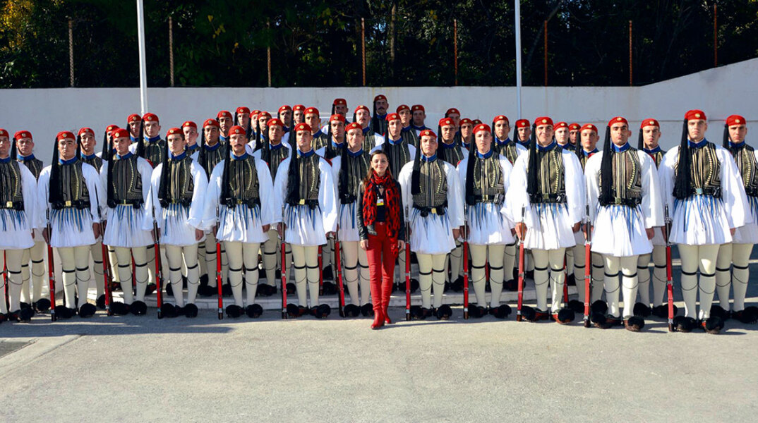 Δήμητρα Χατζηαδάμ, «Εύζωνες / Οι φύλακες των αφανών»