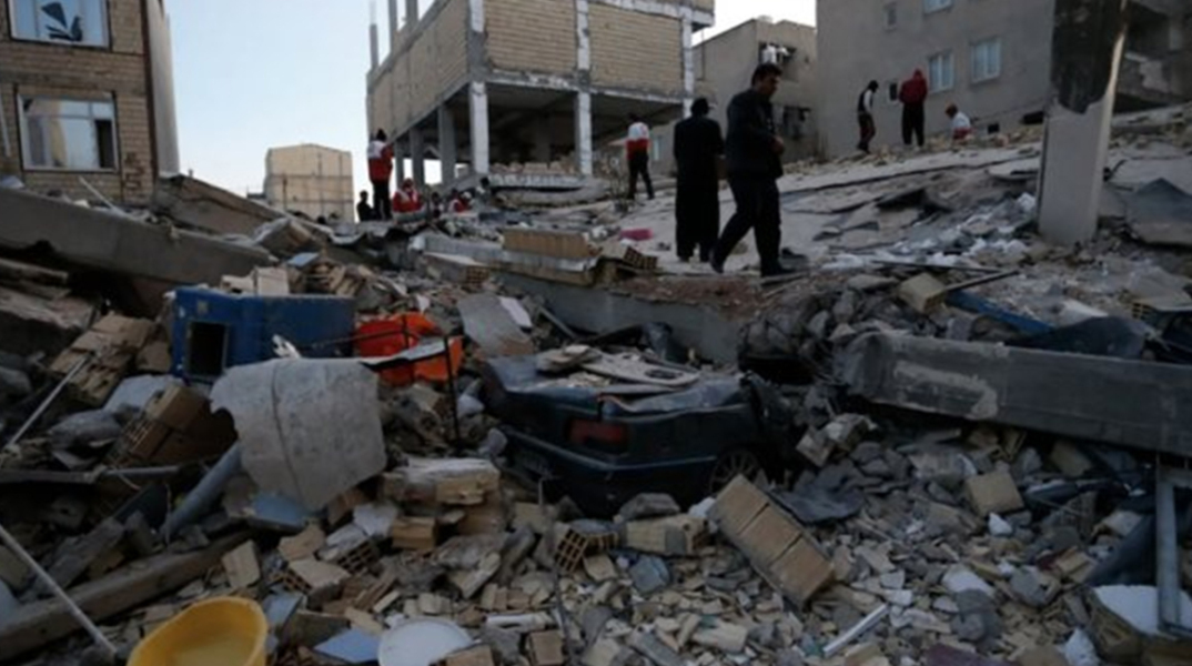 iran-quake1.jpg