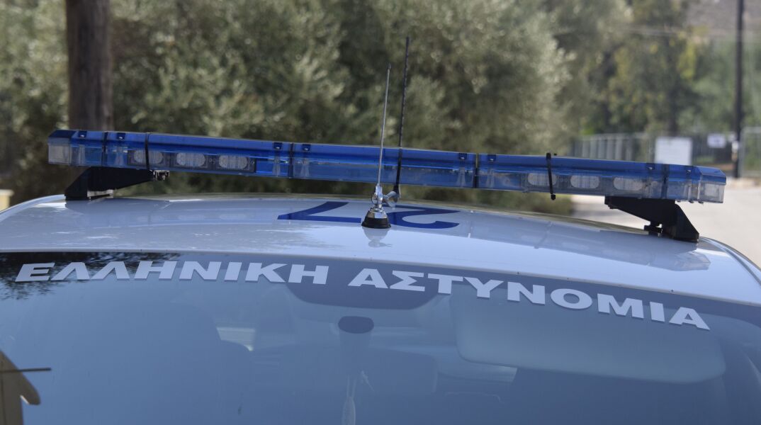 Συνελήφθησαν Ιταλοί που πετούσαν πέτρες σε αστυνομικούς 
