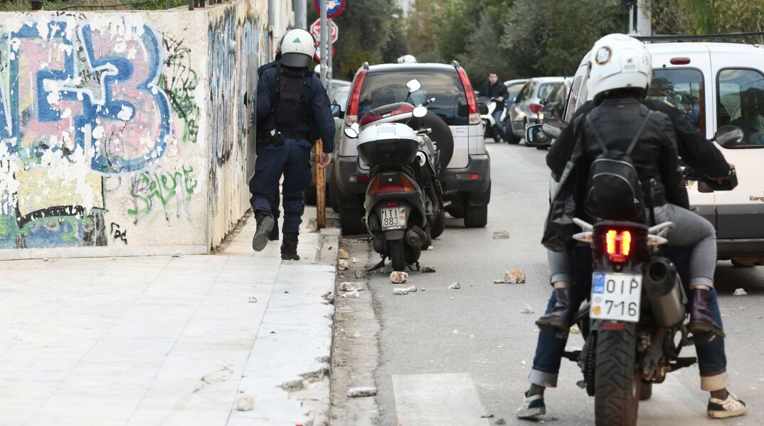Επεισόδια στη Νέα Σμύρνη πριν το Πανιώνιος – Κολοσσός, όταν 40 άτομα προσπάθησαν να μπουν χωρίς εισιτήριο
