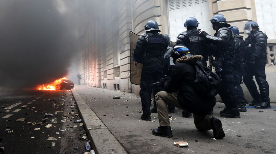 Επεισόδια στο Παρίσι, σε περισσότερες από 1.000 προσαγωγές προχώρησε η γαλλική αστυνομία 