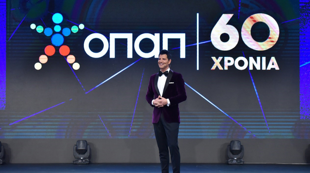 Ο παρουσιαστής της εκδήλωσης Σάκης Ρουβάς