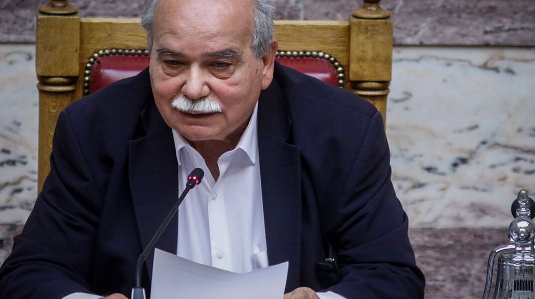 Νίκος Βούτσης