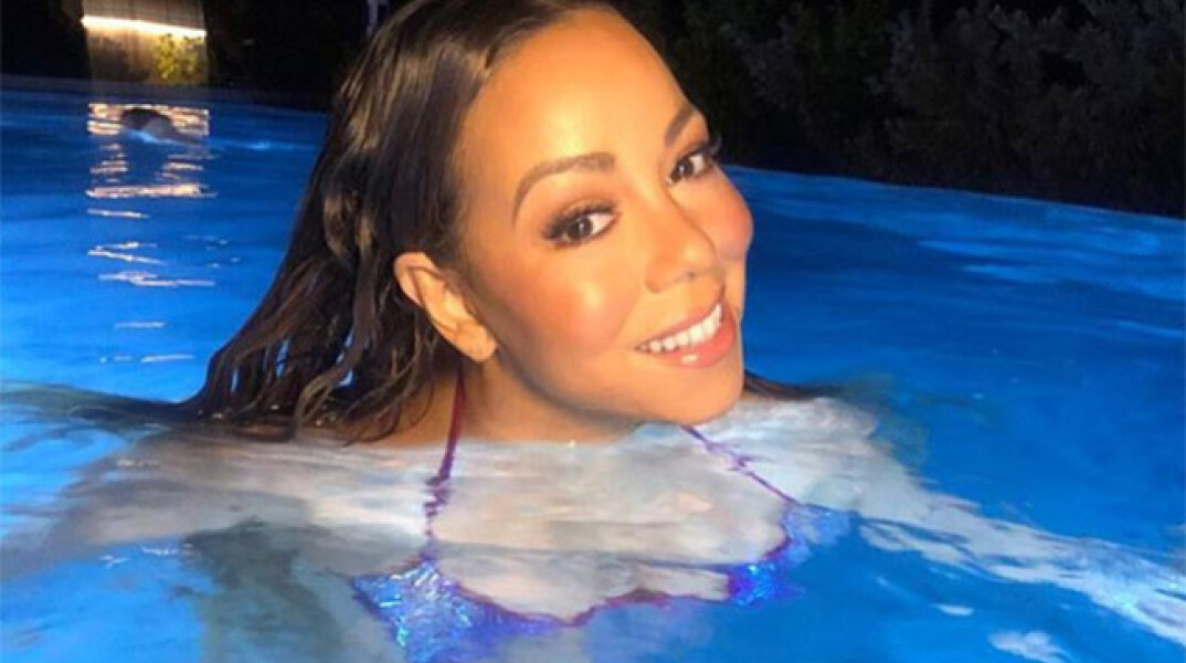 Με μικροσκοπικό μπικίνι η Μαράια Κάρεϊ