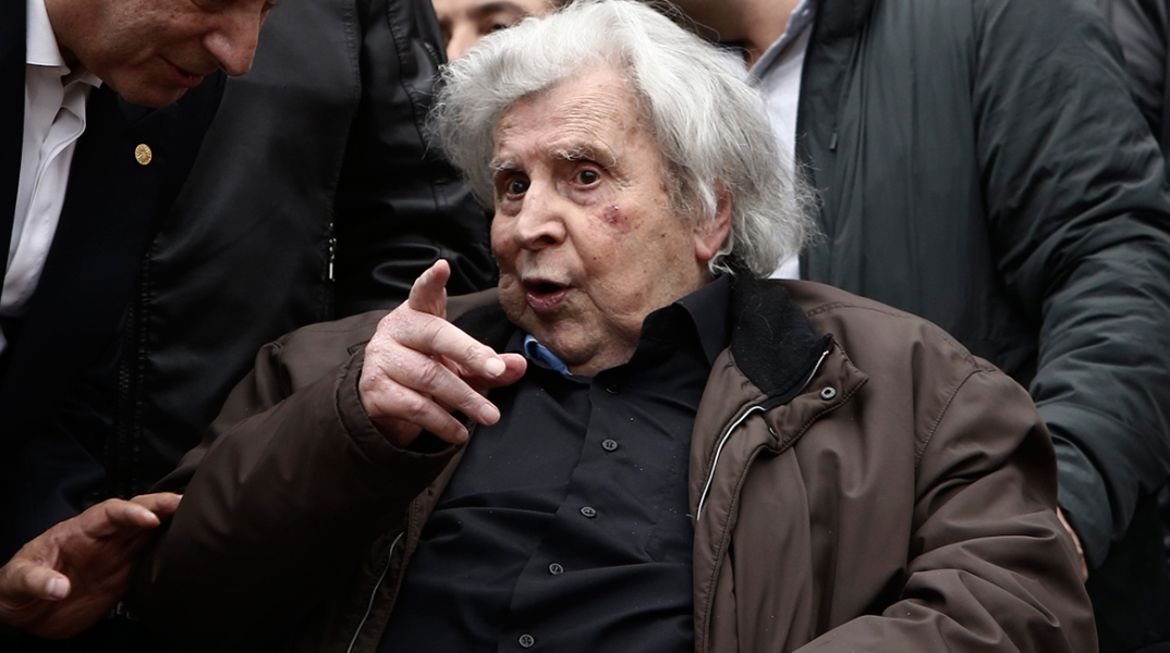 Μίκης Θεοδωράκης