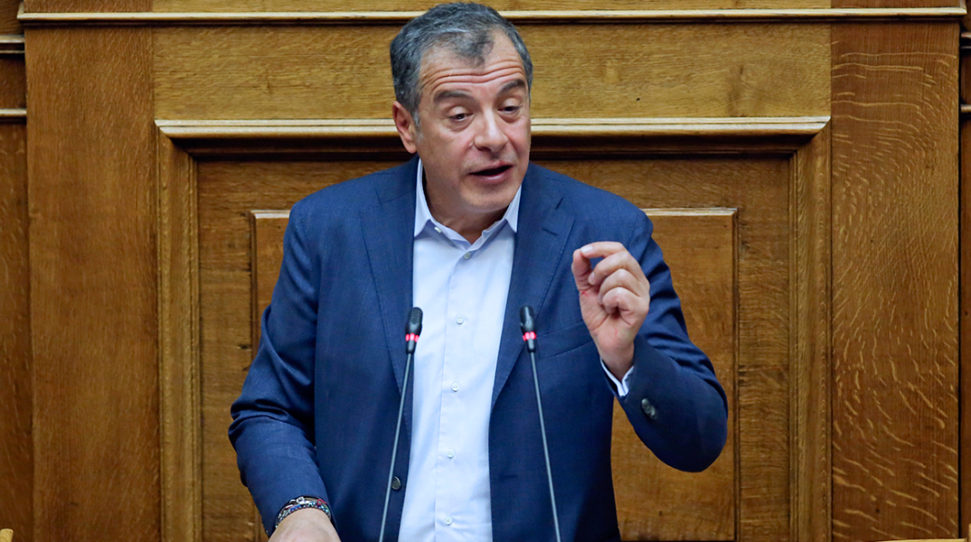 Σταύρος Θεοδωράκης