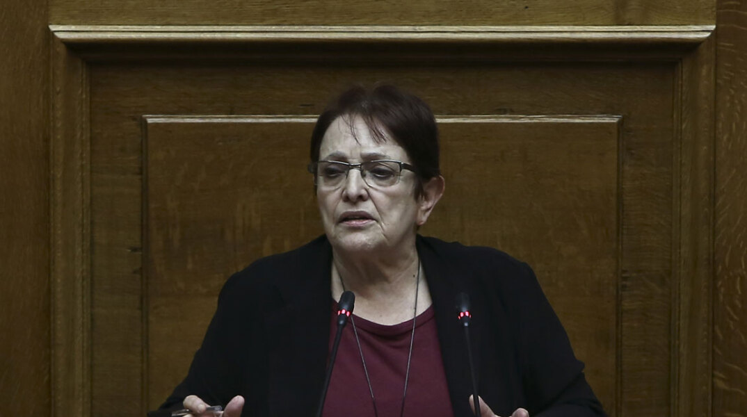 Αλέκα Παπαρήγα / Βουλή