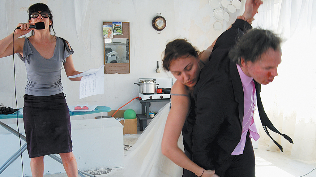 ΣΤΗΝ ΚΟΥΖΙΝΑ ΤΗΣ ΠΛΑΘ