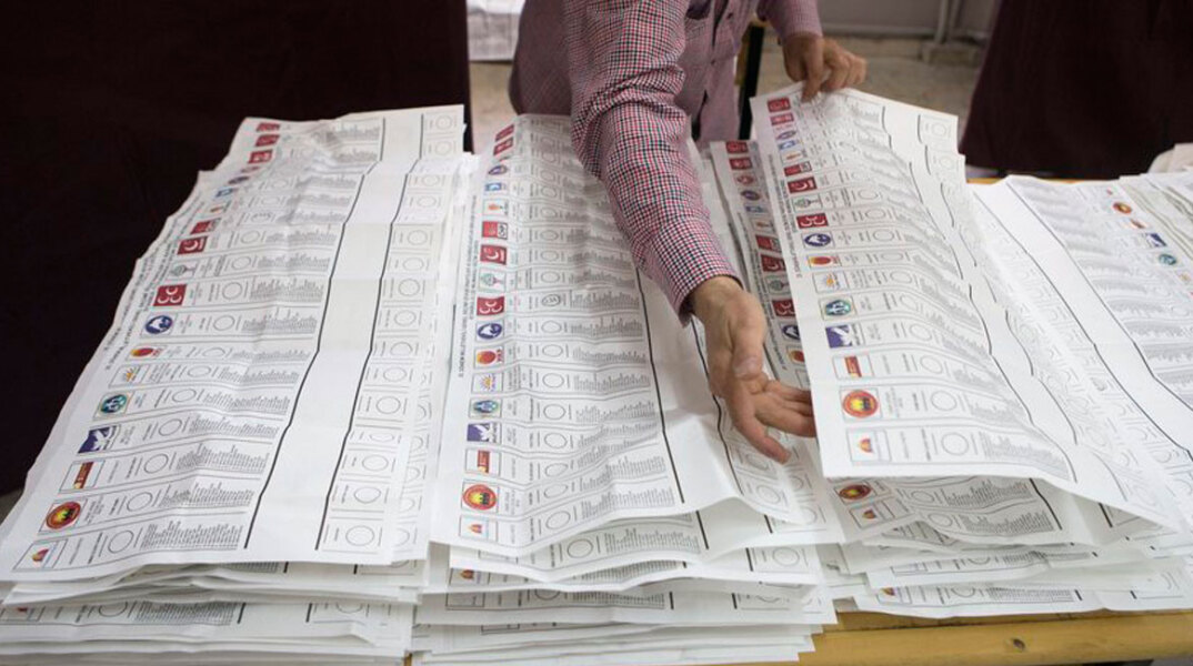 Σαν τα μανιτάρια «ξεφυτρώνουν» οι αιωνόβιοι ψηφοφόροι στην Τουρκία