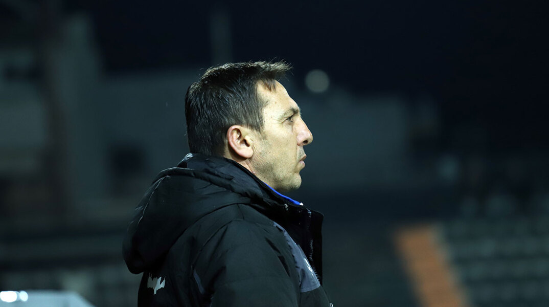 Προπονητής του ΟΦΗ Νίκος Παπαδόπουλος 