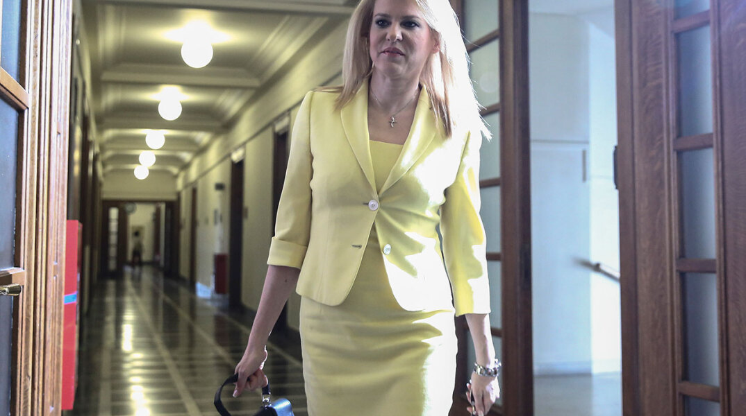 Θεοδώρα Τζάκρη