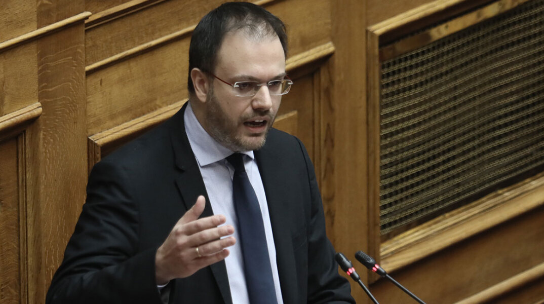 ΘΑΝΑΣΗΣ ΘΕΟΧΑΡΟΠΟΥΛΟΣ