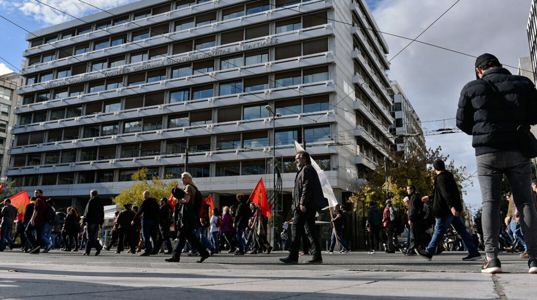 Στάση εργασίας στο Δημόσιο