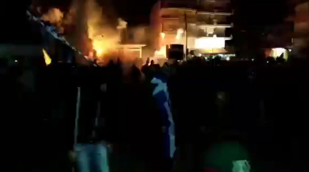 Επεισόδια έξω από το σπίτι της βουλευτίνας Μπέτυς Σκούφα 