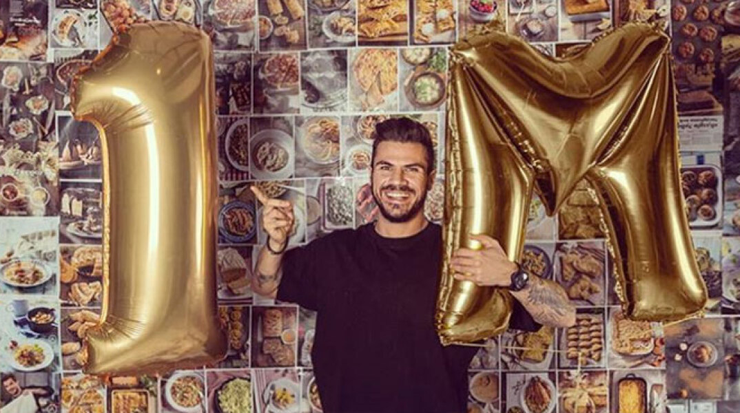 Άκης Πετρετζίκης