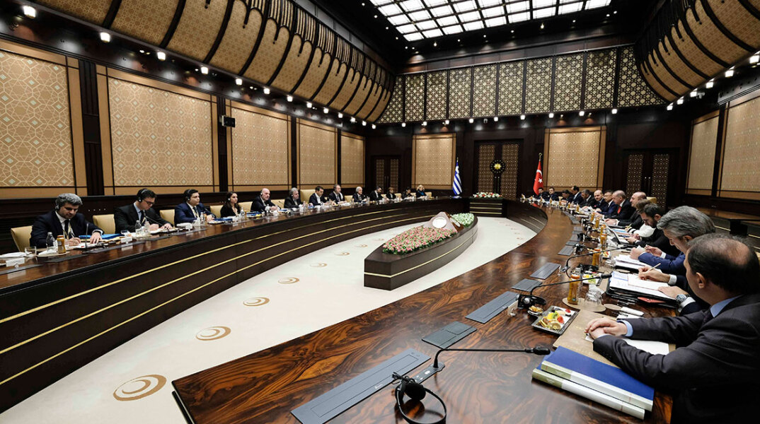 Διευρυμένες συνομιλίες αντιπροσωπειών Ελλάδας-Τουρκίας