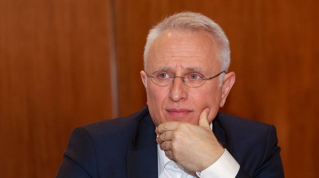 Γιάννης Ραγκούσης