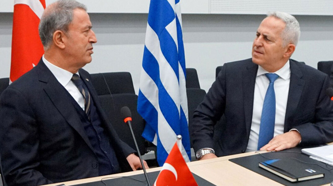 Ακαρ - Αποστολάκης