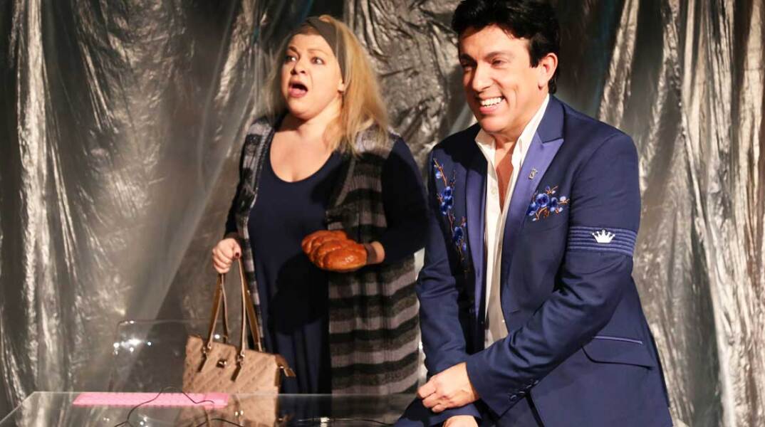 «Όταν πεθάνω, θάψτε με στο Facebook!» στο θέατρο Μπέλλος