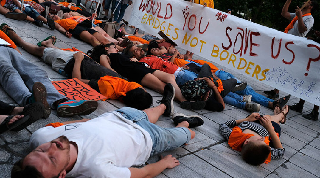 Διαμαρτυρία μεταναστών στο Σύνταγμα  